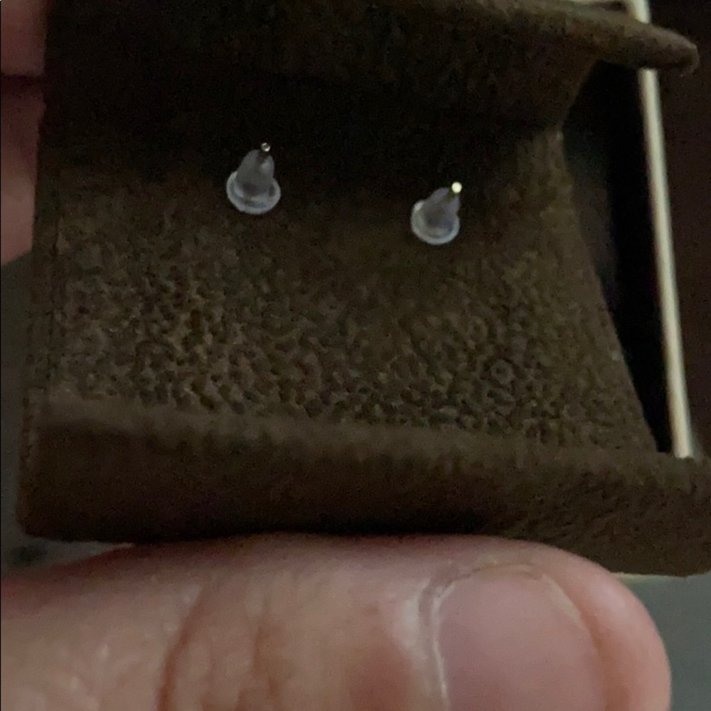 Chanel cc earrings- Sold!🌟🌟🌟 - Picture 8 of 12
